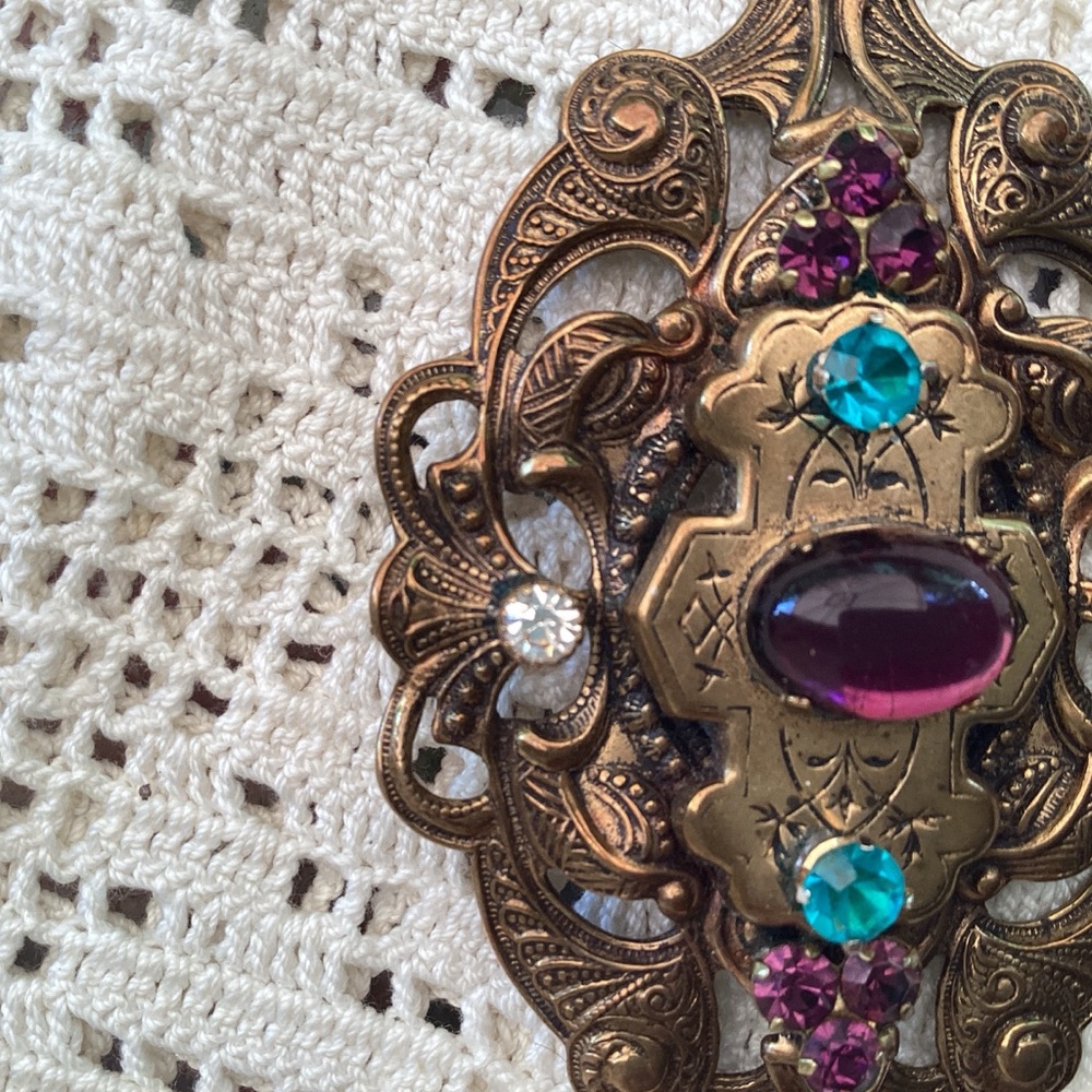 Vintage Gold and Purple Brooch - Picture 3 of 8